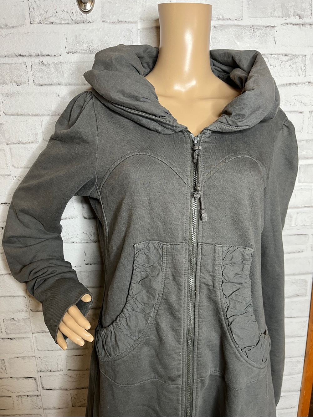 Prairie Underground gray cloak hoodie - Picture 2 of 4
